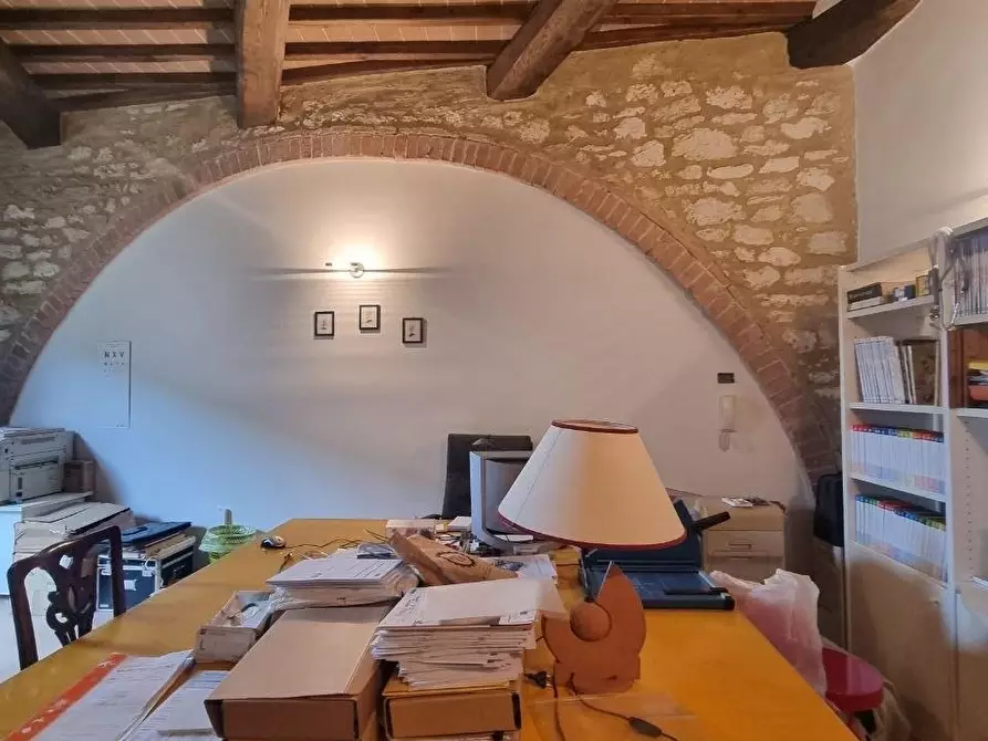 Immagine 7 di Ufficio in vendita  a Colle Di Val D'elsa