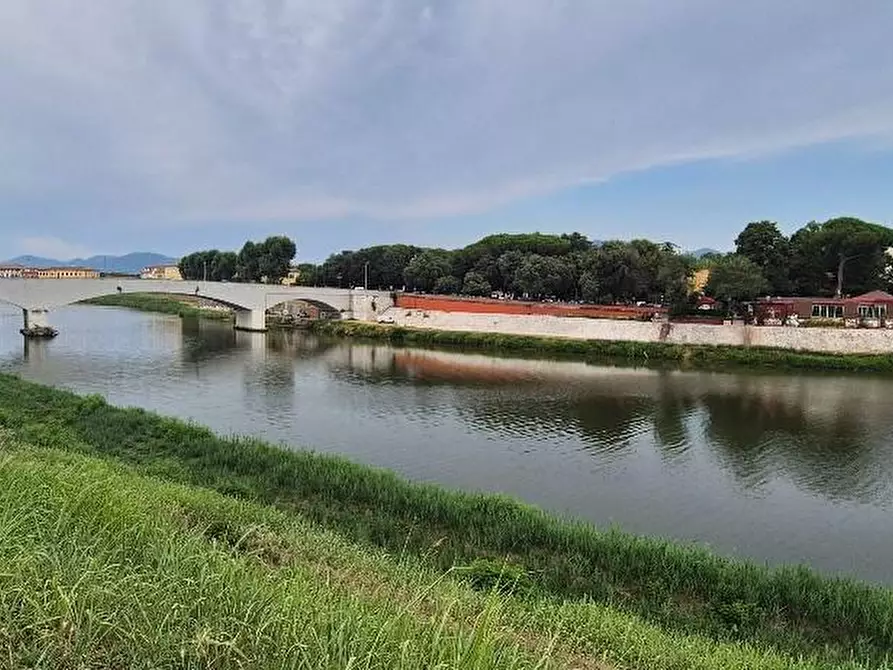 Immagine 7 di Garage in vendita  a Pisa