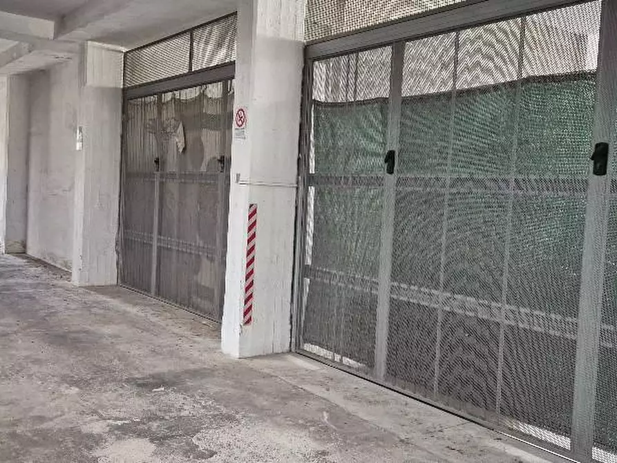 Immagine 5 di Garage in vendita  a Pisa