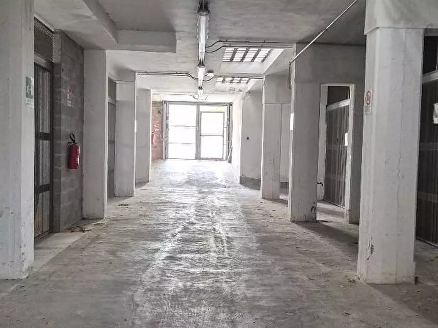 Immagine 4 di Garage in vendita  a Pisa