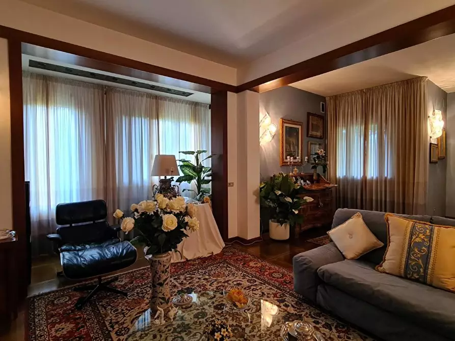 Immagine 5 di Villa in vendita  a Vinci