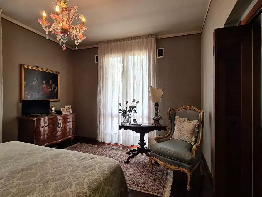 Immagine 11 di Villa in vendita  a Vinci