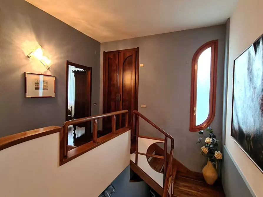 Immagine 15 di Villa in vendita  a Vinci