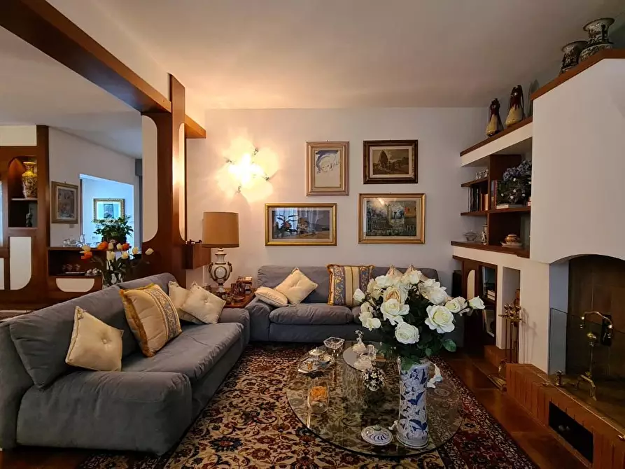 Immagine 4 di Villa in vendita  a Vinci