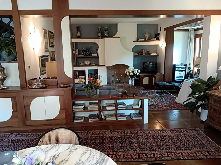 Immagine 2 di Villa in vendita  a Vinci