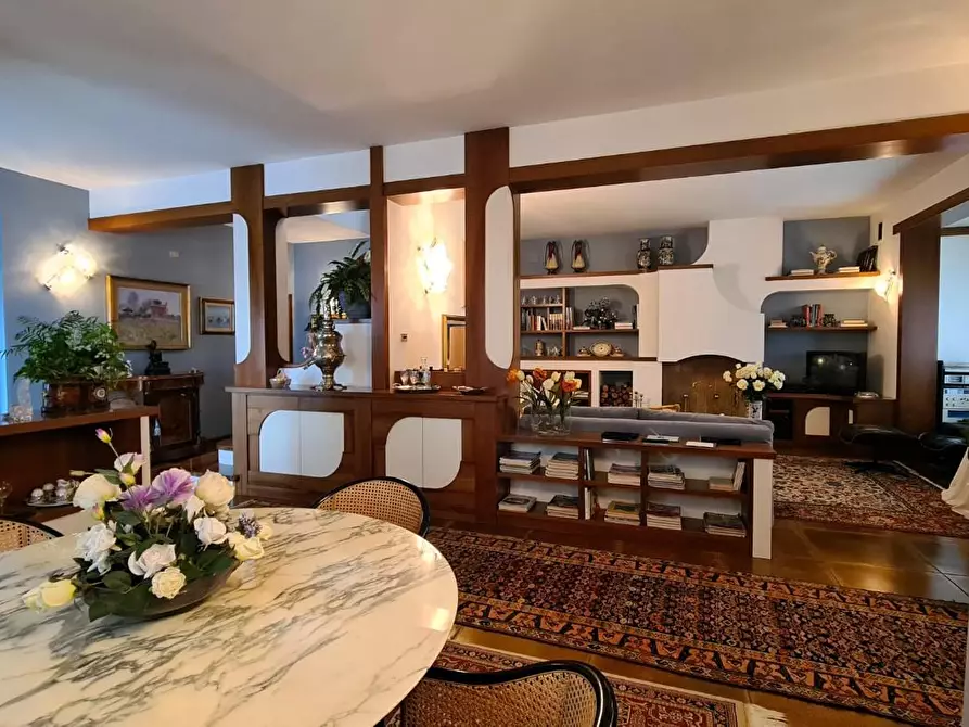 Immagine 1 di Villa in vendita  a Vinci