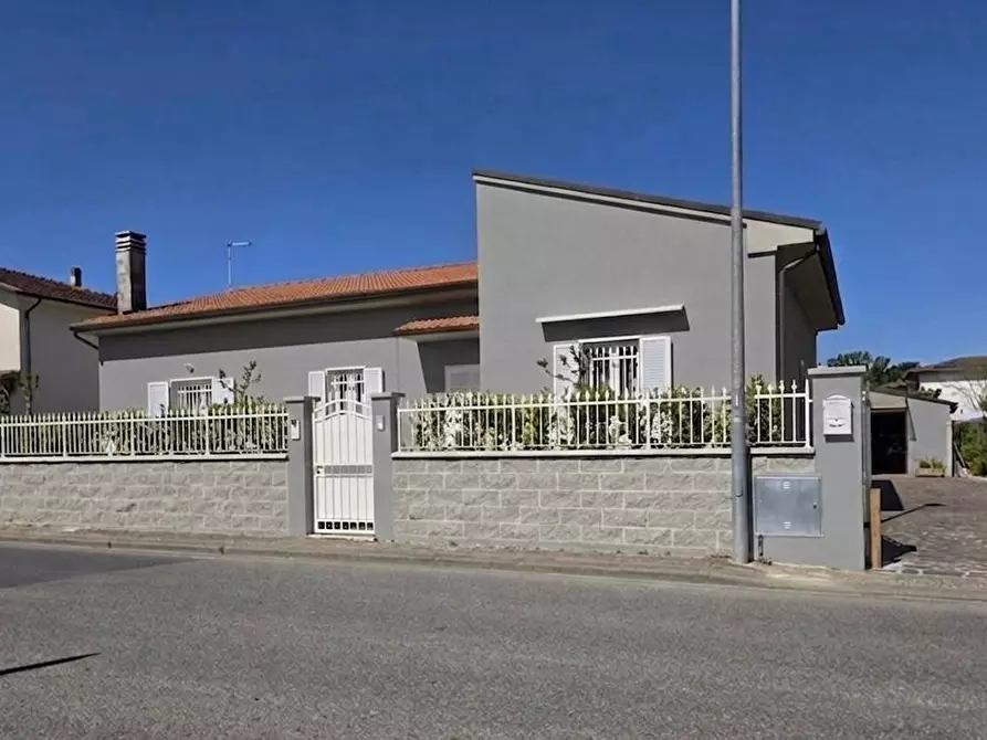 Immagine 2 di Villa in vendita  a Casciana Terme Lari