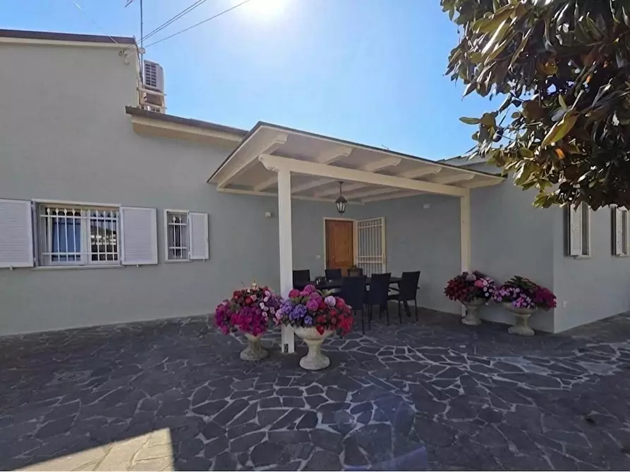 Immagine 5 di Villa in vendita  a Casciana Terme Lari