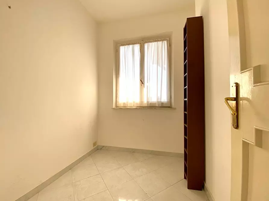 Immagine 23 di Appartamento in vendita  a Massa