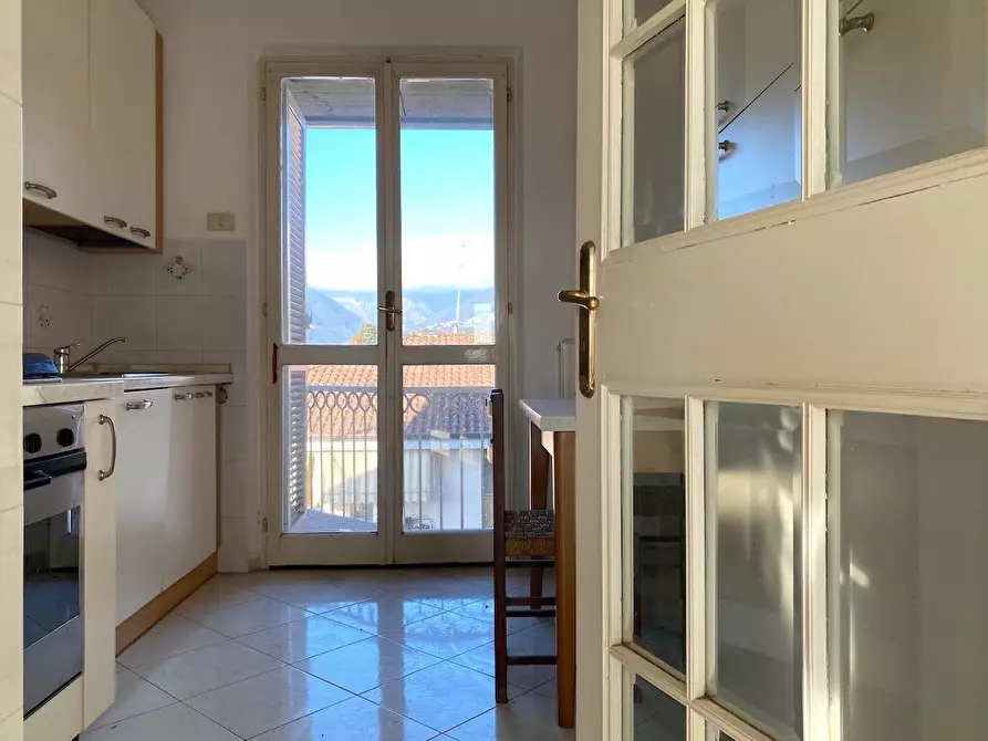 Immagine 10 di Appartamento in vendita  a Massa