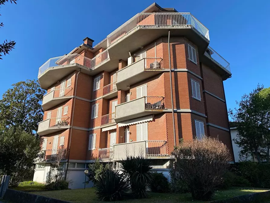 Immagine 1 di Appartamento in vendita  a Massa