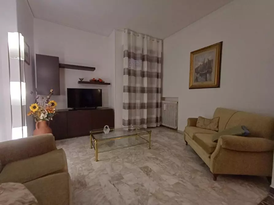 Immagine 1 di Appartamento in affitto  a Siena