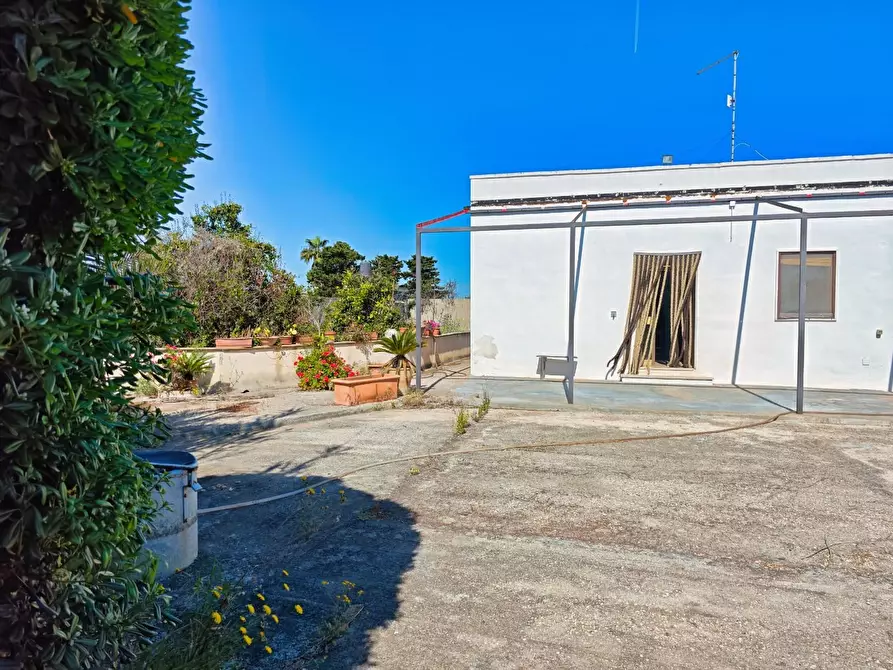 Immagine 19 di Villa in vendita  a Lecce