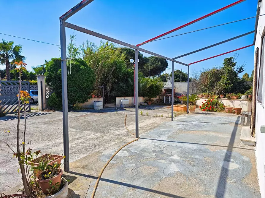 Immagine 14 di Villa in vendita  a Lecce