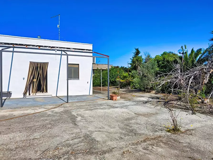 Immagine 17 di Villa in vendita  a Lecce