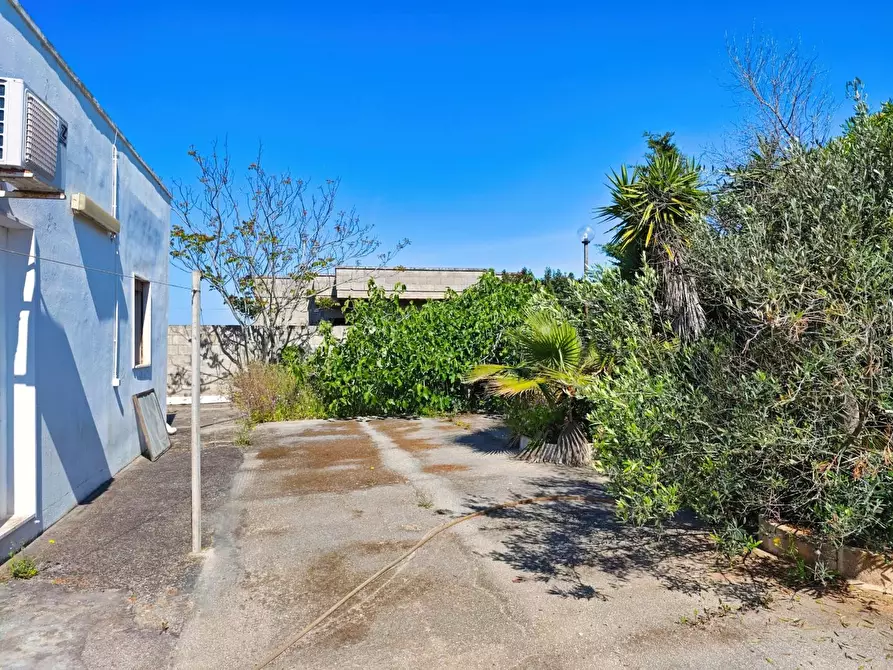Immagine 21 di Villa in vendita  a Lecce
