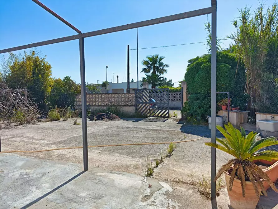 Immagine 13 di Villa in vendita  a Lecce