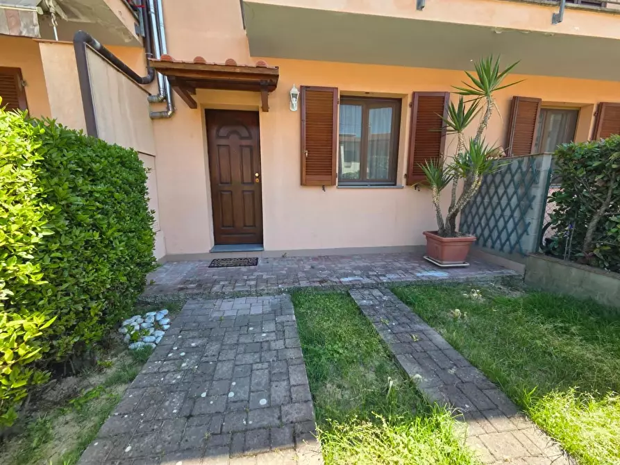 Immagine 17 di Villetta a schiera in vendita  a Cascina