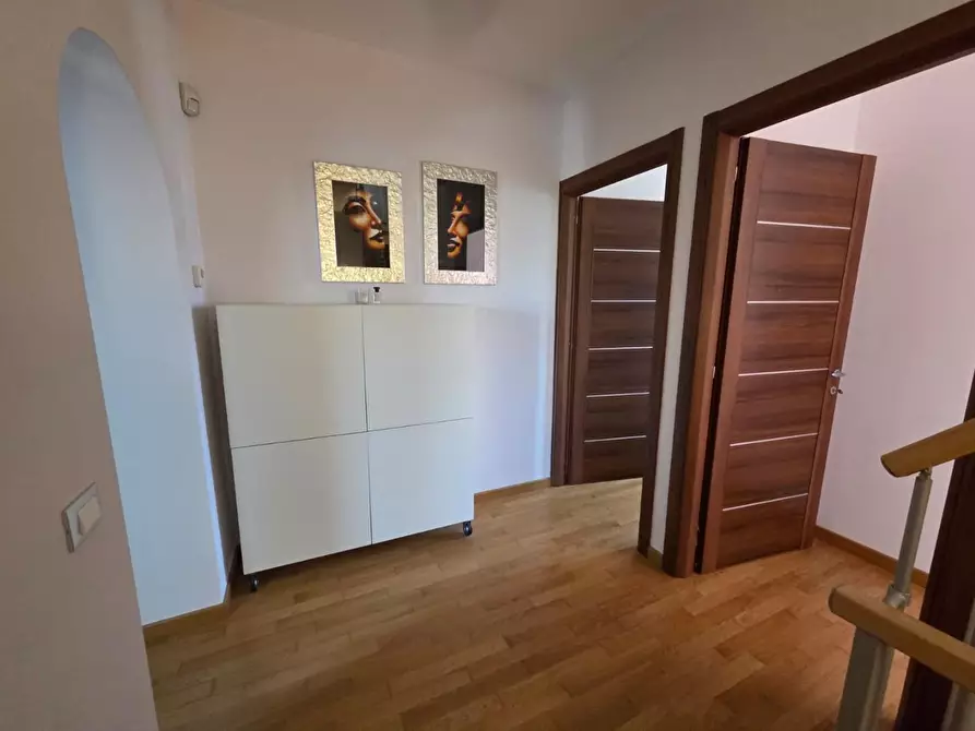 Immagine 10 di Villetta a schiera in vendita  a Cascina