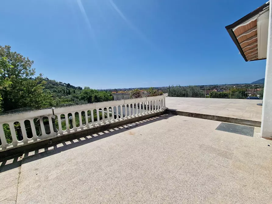 Immagine 17 di Casa indipendente in vendita  a Carrara