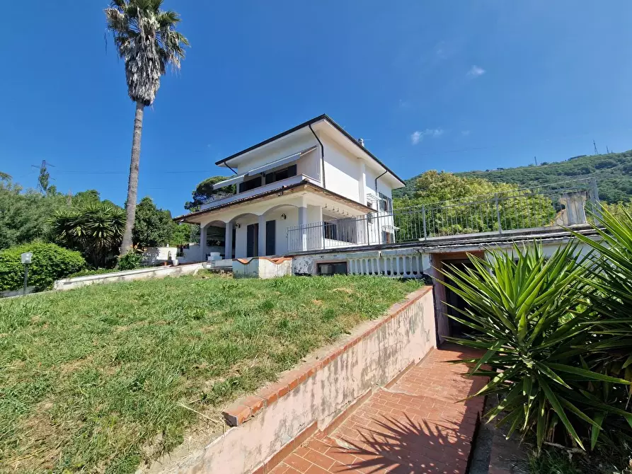 Immagine 5 di Casa indipendente in vendita  a Carrara
