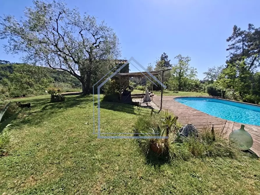 Immagine 40 di Villa in vendita  a Camaiore
