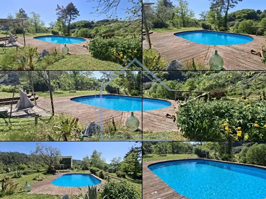 Immagine 41 di Villa in vendita  a Camaiore