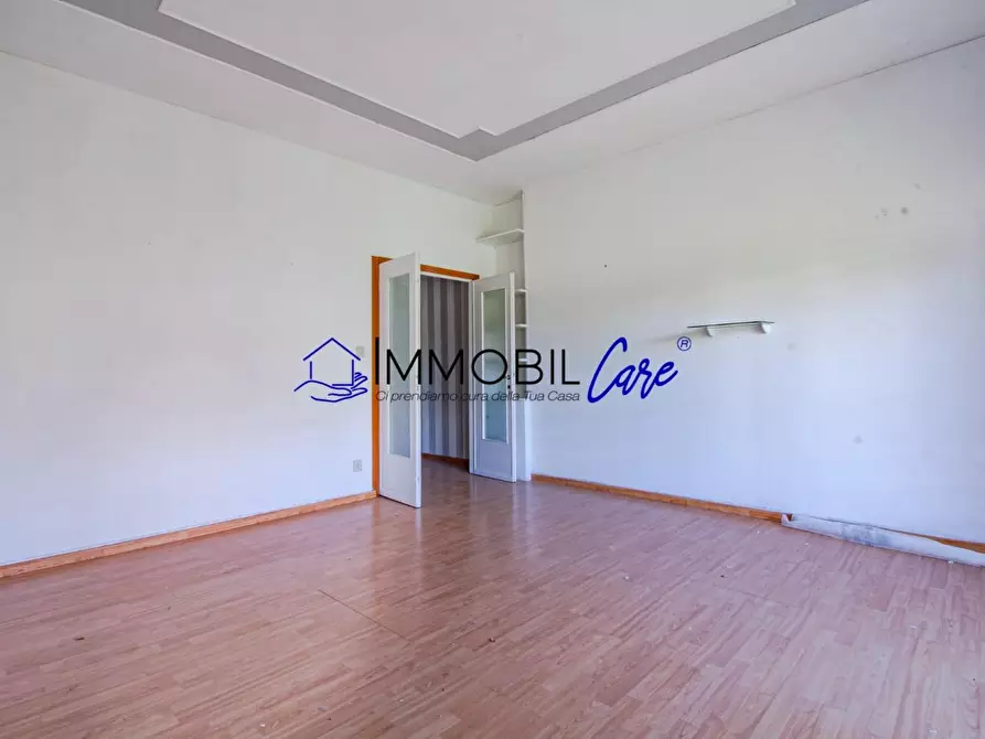 Immagine 5 di Appartamento in vendita  a Livorno