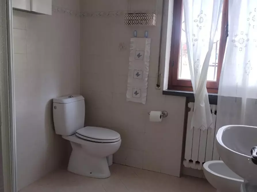 Immagine 10 di Casa indipendente in vendita  a Ortonovo