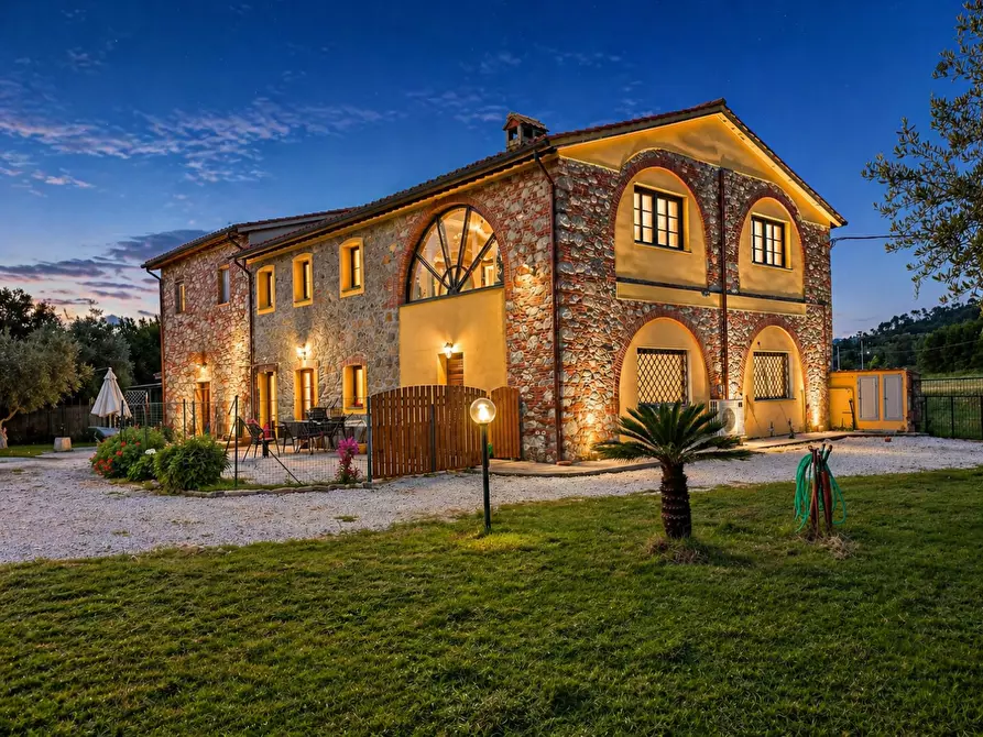 Immagine 2 di Agriturismo in vendita  a San Giuliano Terme