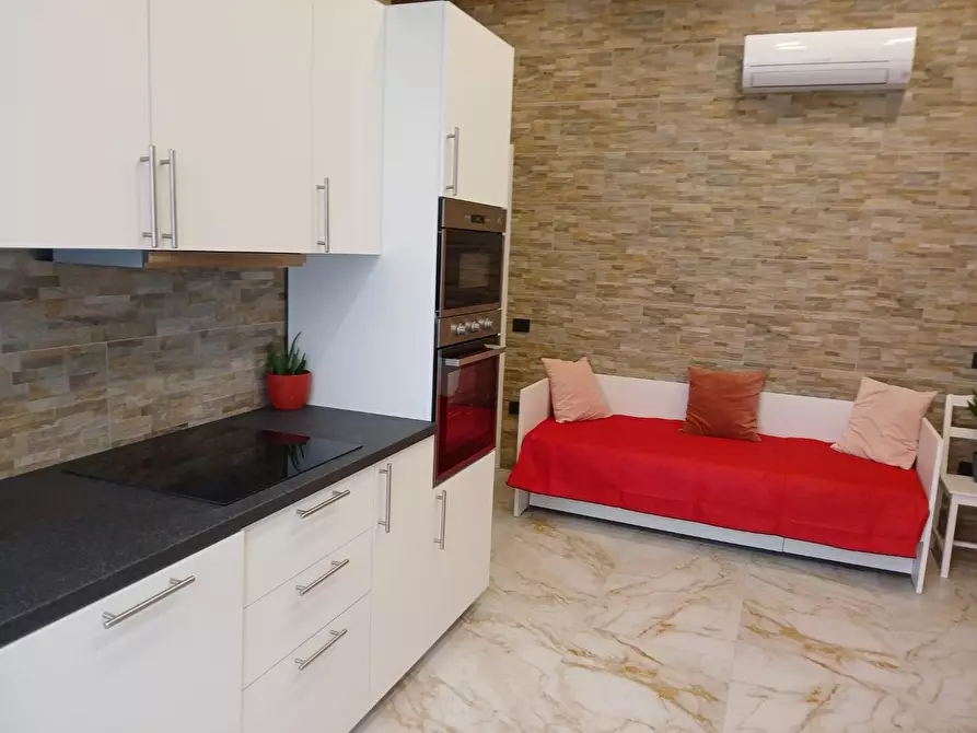 Immagine 3 di Appartamento in affitto  a Carrara