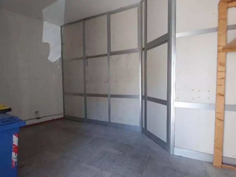 Immagine 1 di Magazzino in affitto  a Lastra A Signa