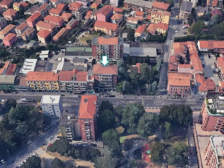 Immagine 3 di Negozio in vendita  a Pero