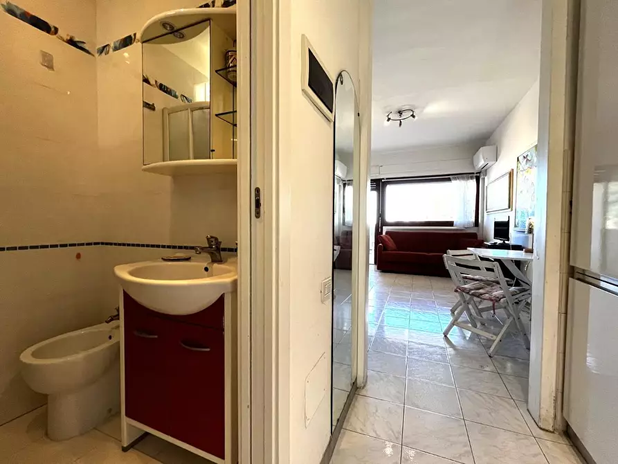 Immagine 10 di Appartamento in vendita  a Rosignano Marittimo