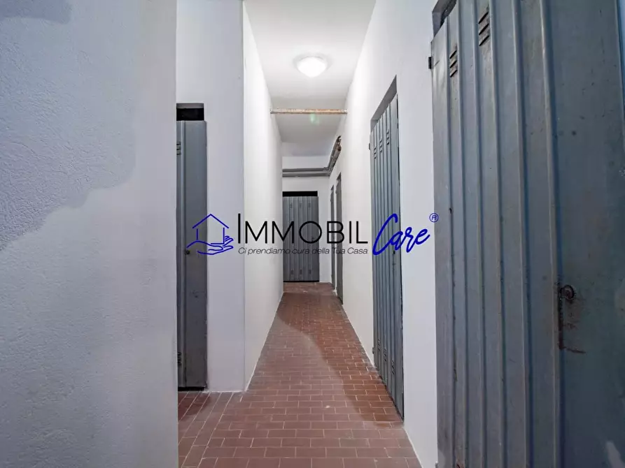 Immagine 32 di Appartamento in vendita  a Livorno