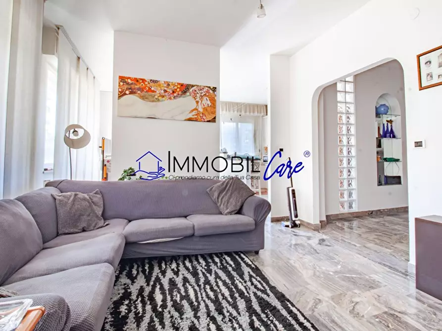 Immagine 5 di Appartamento in vendita  a Livorno