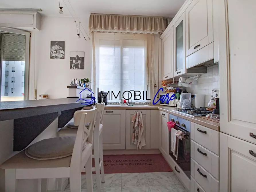 Immagine 11 di Appartamento in vendita  a Livorno