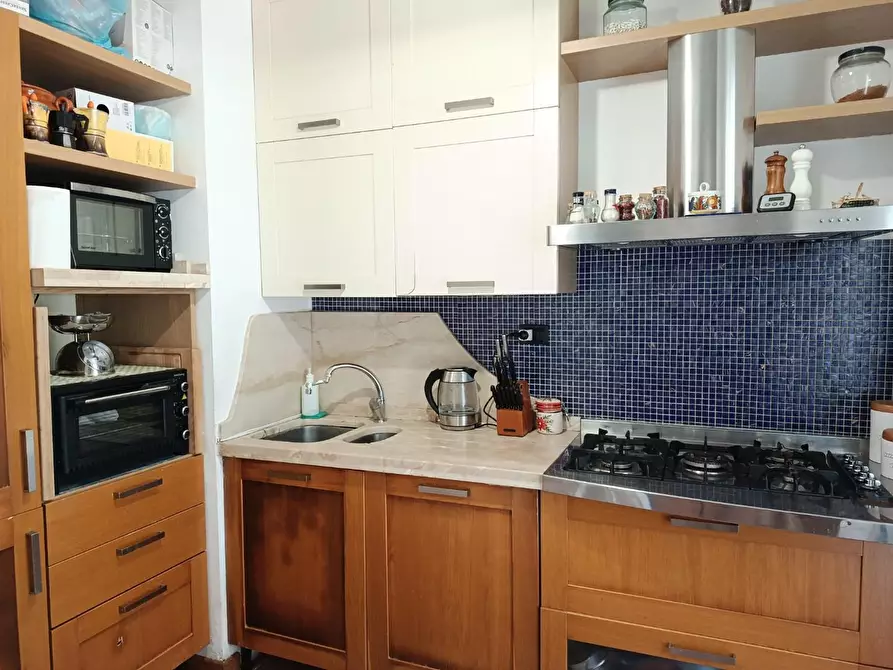 Immagine 17 di Villa in vendita  a Livorno