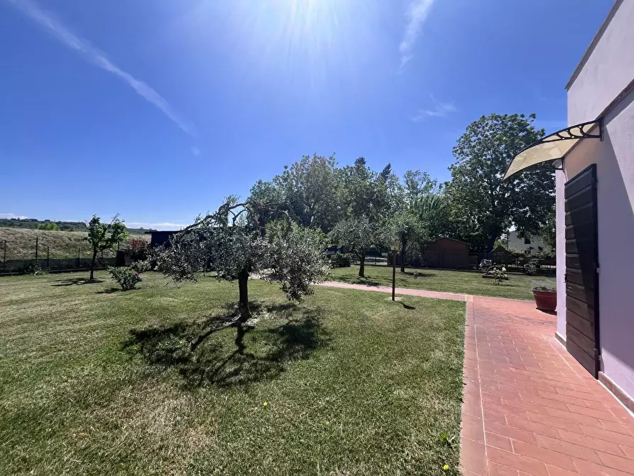 Immagine 4 di Deposito in vendita  a Castelfiorentino