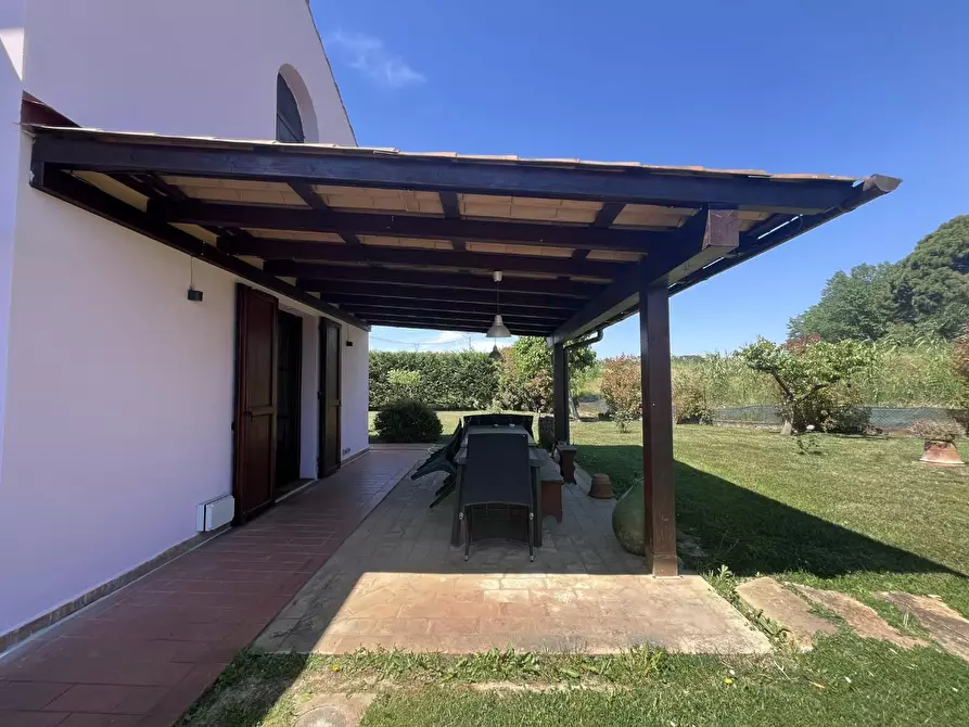 Immagine 2 di Deposito in vendita  a Castelfiorentino
