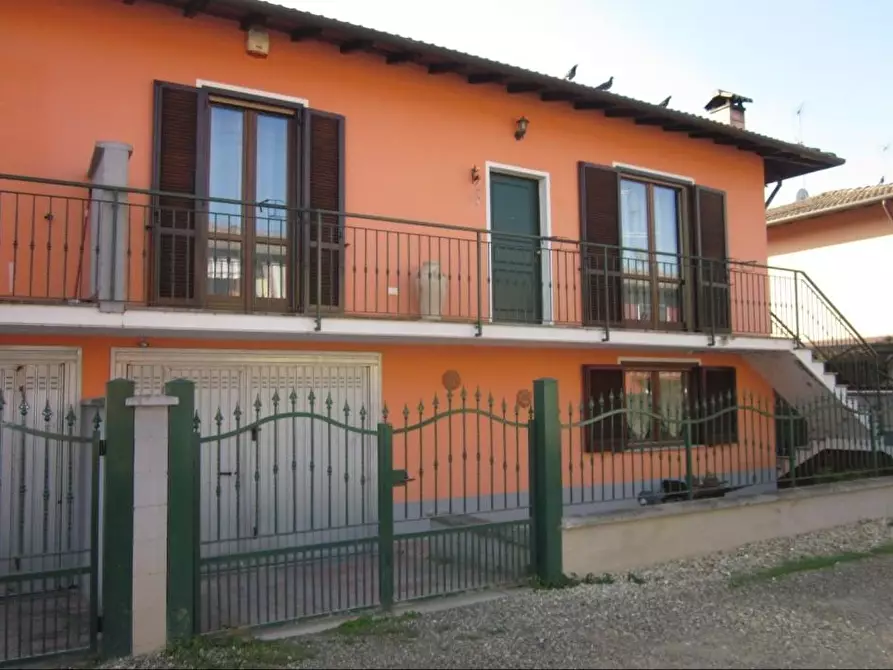 Immagine 1 di Casa bifamiliare in vendita  a Dorno