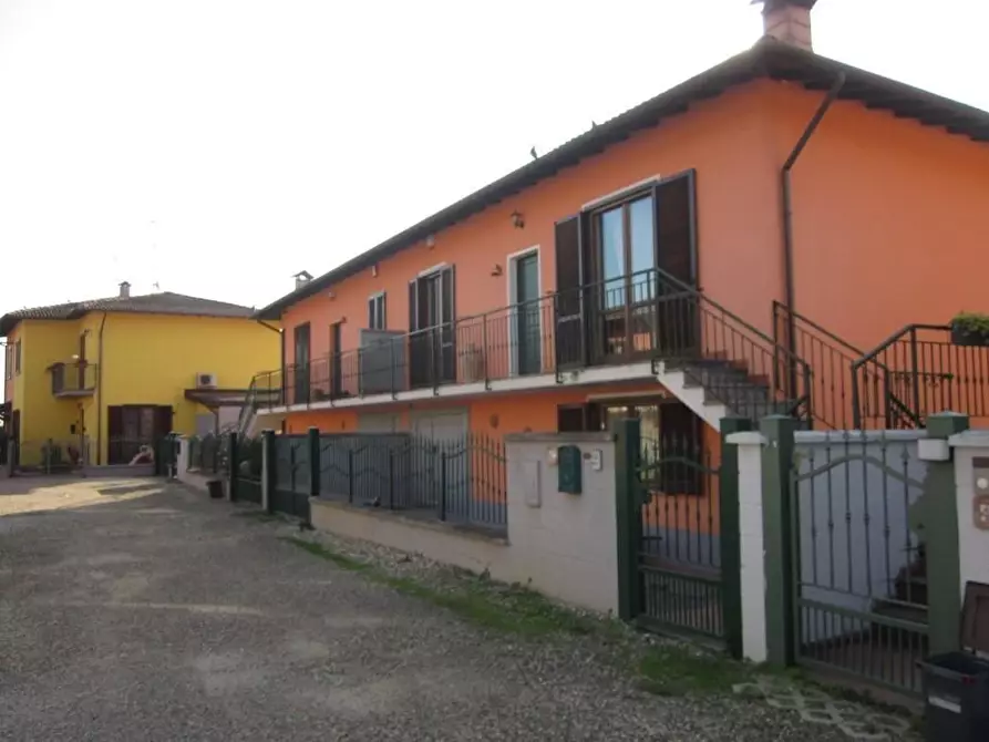 Immagine 2 di Casa bifamiliare in vendita  a Dorno