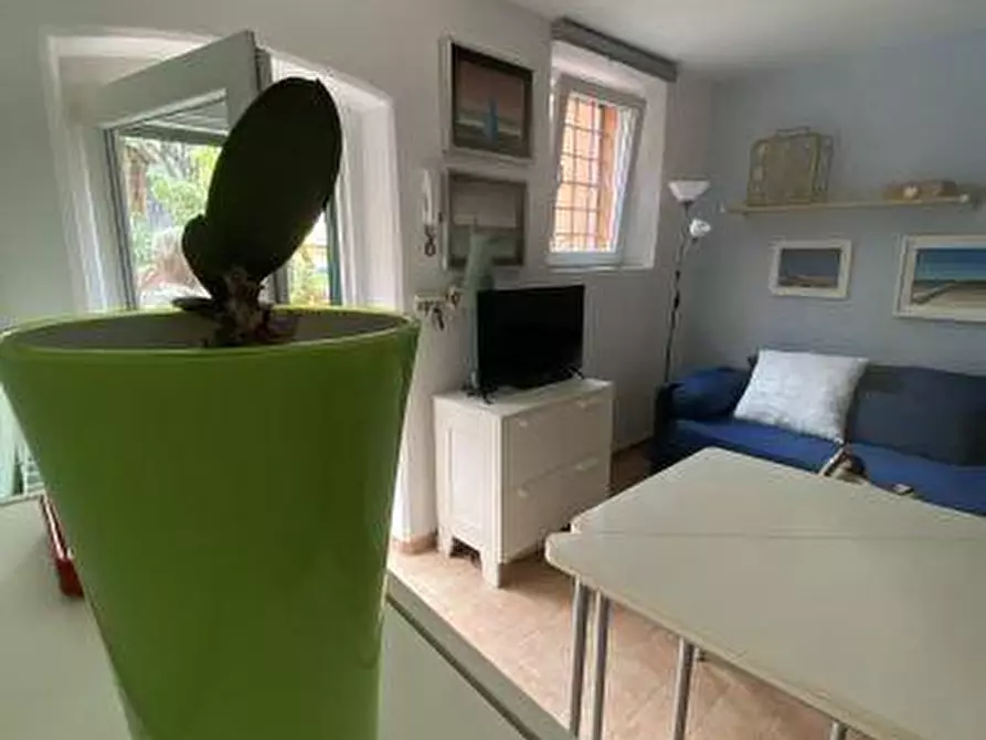 Immagine 17 di Appartamento in vendita  a Lerici