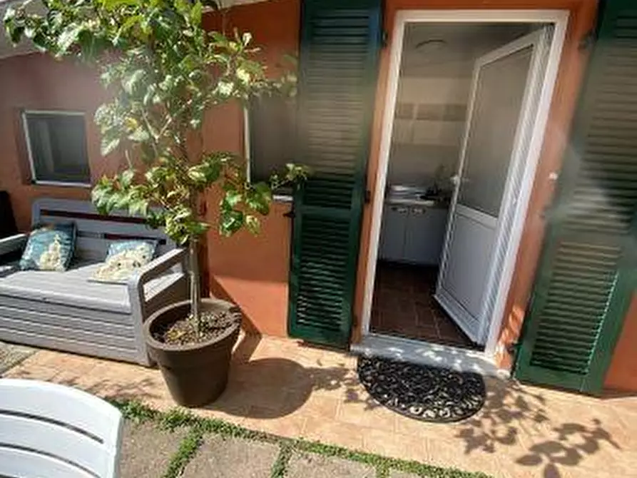 Immagine 23 di Appartamento in vendita  a Lerici