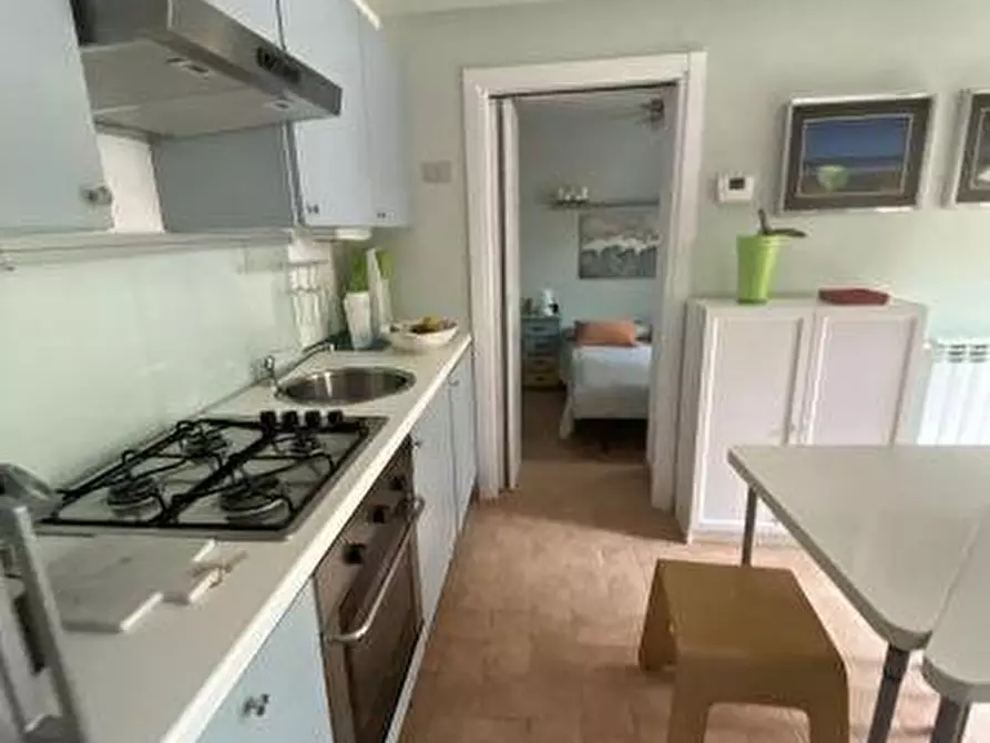 Immagine 4 di Appartamento in vendita  a Lerici