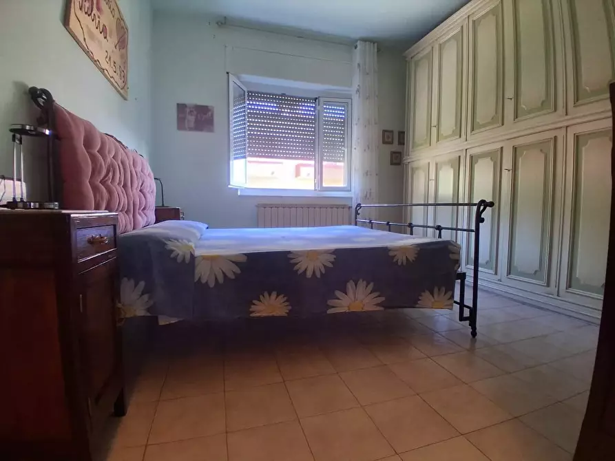 Immagine 9 di Appartamento in vendita  a Montignoso