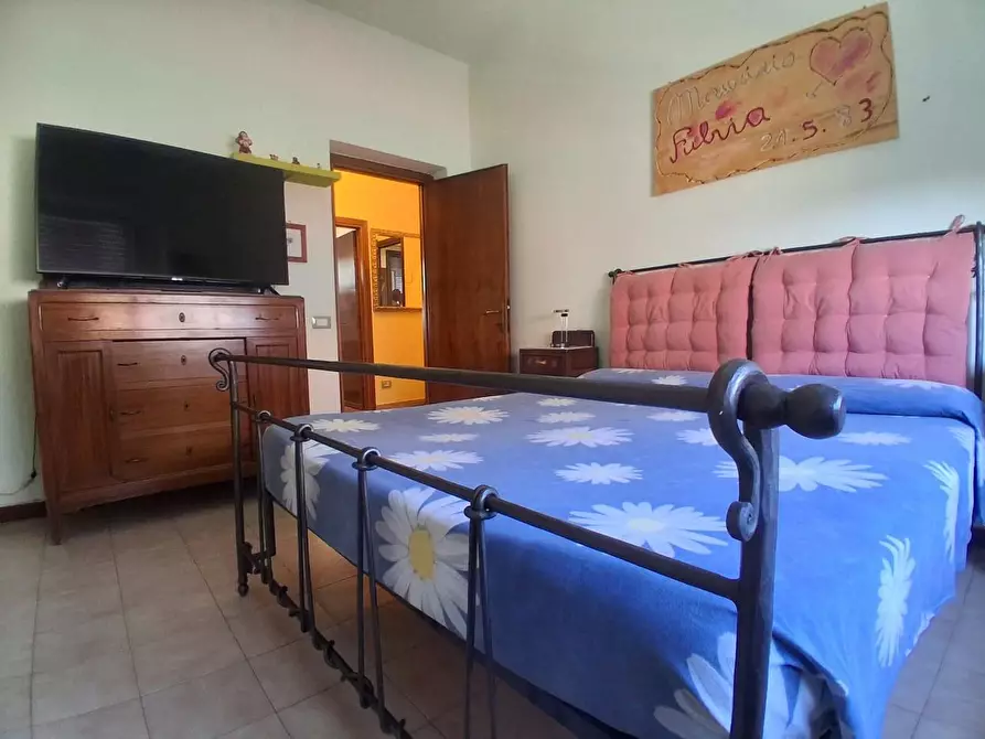 Immagine 8 di Appartamento in vendita  a Montignoso
