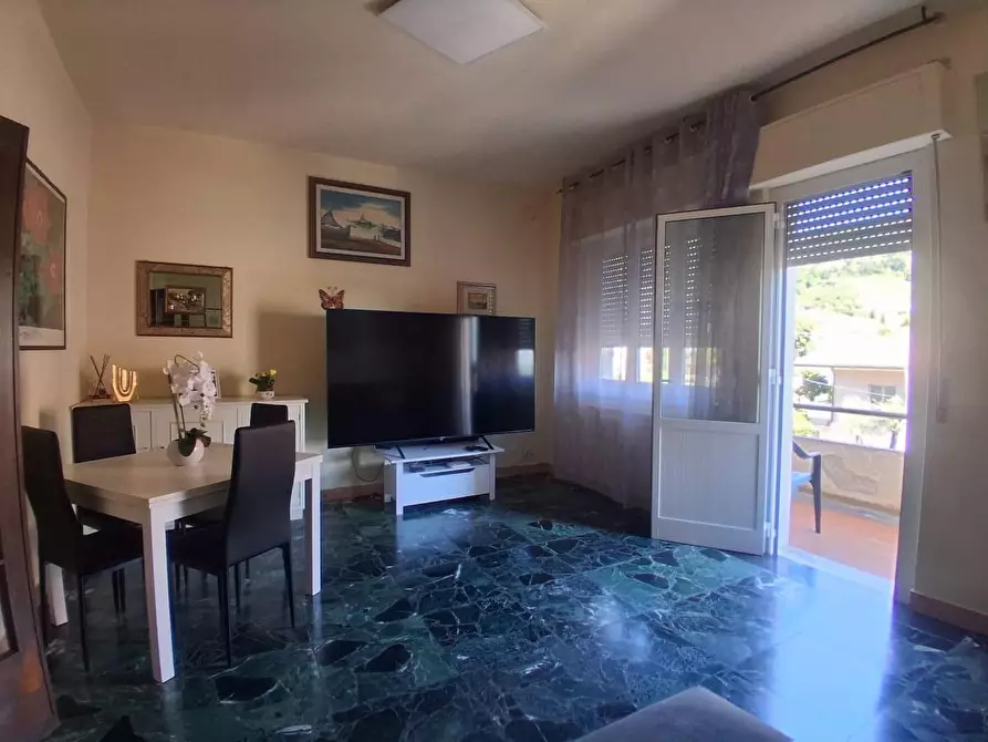 Immagine 2 di Appartamento in vendita  a Montignoso