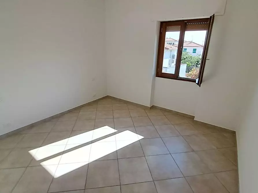 Immagine 12 di Appartamento in vendita  a Rosignano Marittimo