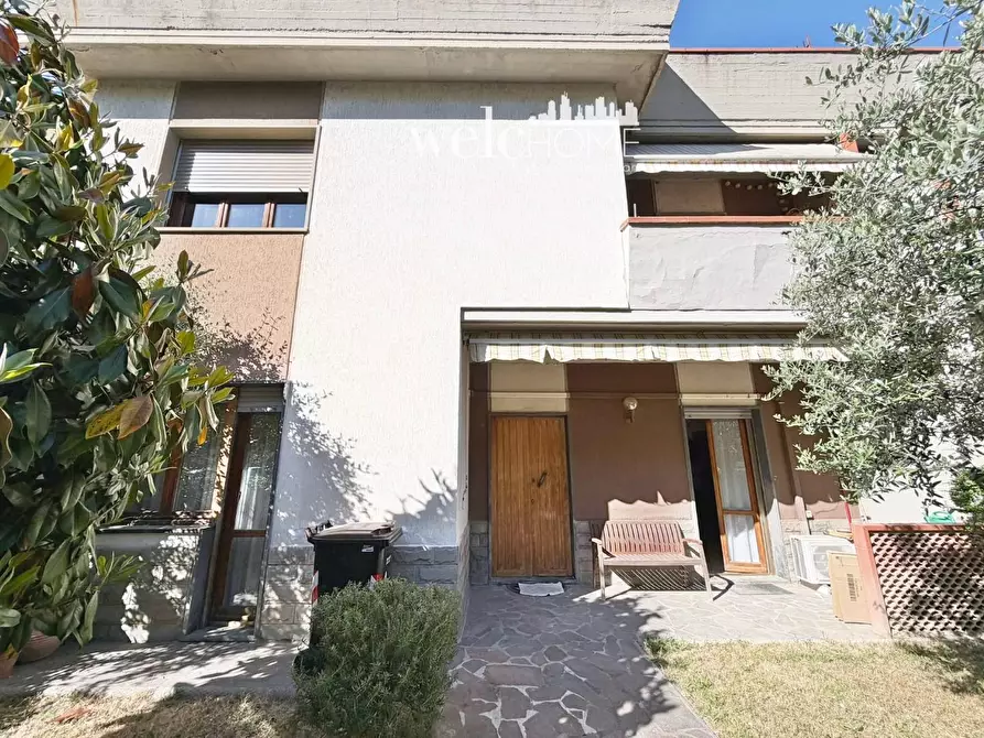 Immagine 40 di Appartamento in vendita  a Campi Bisenzio